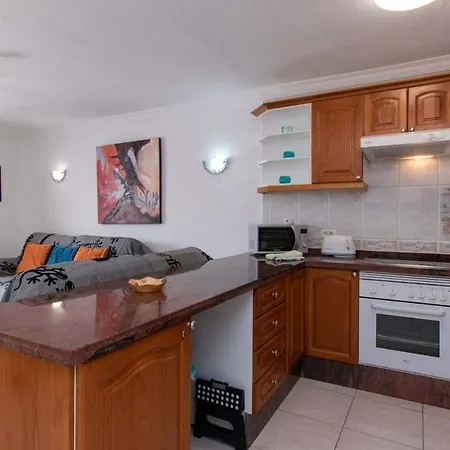 Victoria Court I 111 - One Bed With Sea And Pool Views *