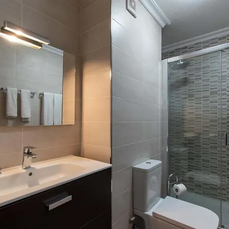 Victoria Court I 111 - One Bed With Sea And Pool Views