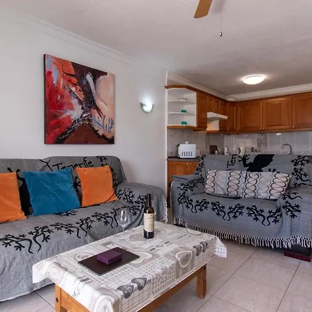 Victoria Court I 111 - One Bed With Sea And Pool Views