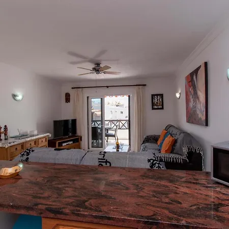 Victoria Court I 111 - One Bed With Sea And Pool Views *
