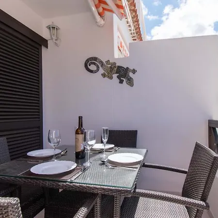 Apartament Victoria Court I 111 - One Bed With Sea And Pool Views Los Cristianos (Tenerife)